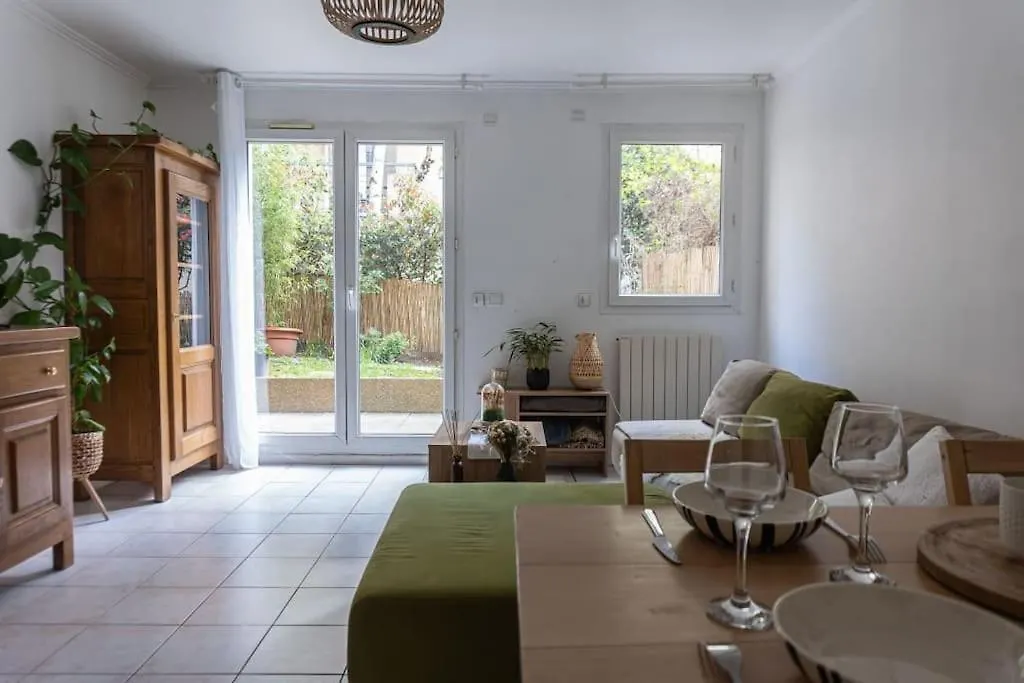 Superb House At Nation Apartment Paris France