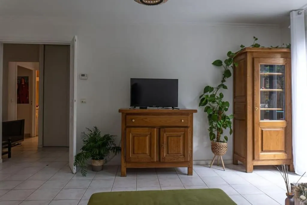 Superb House At Nation Apartment Paris France